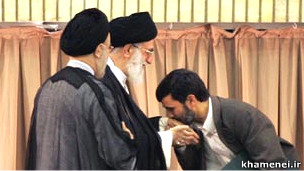 آیا احمدی‌نژاد به استعفا می اندیشد؟ + دیدگاه رسام