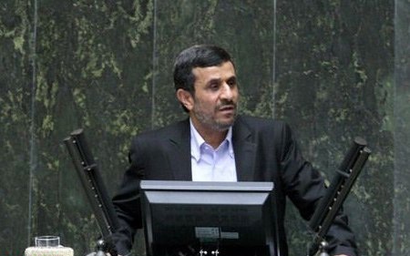 سؤال از احمدی نژاد درمجلسی که در رأس امور نبود ونیست!