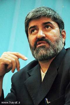 پاسخ شدید اللحن علی مطهری به رهبر ایران درباره عدم محاکمه محصوران جنبش سبز
