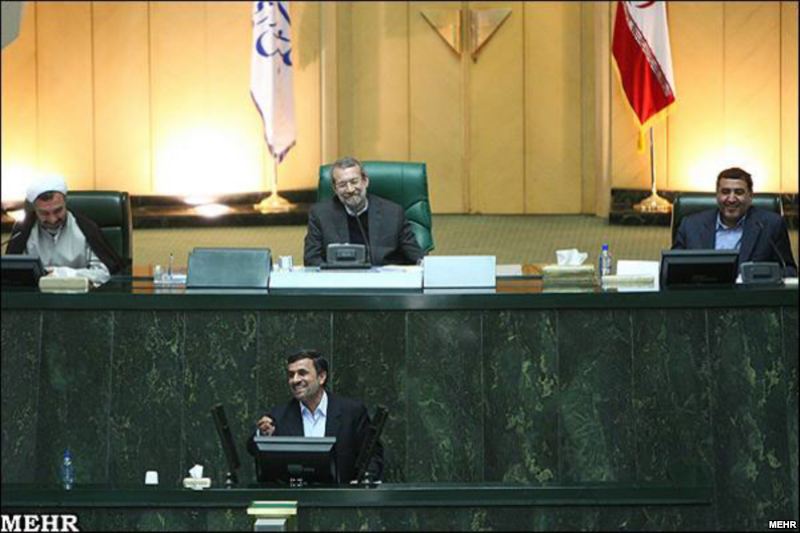 احمدی‌نژاد: از بودجه ۹۱ خجالت می‌کشم